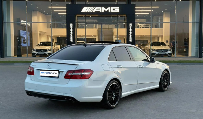 Mercedes-Benz E-Класс 2012 года