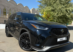 Toyota Highlander 2023 года