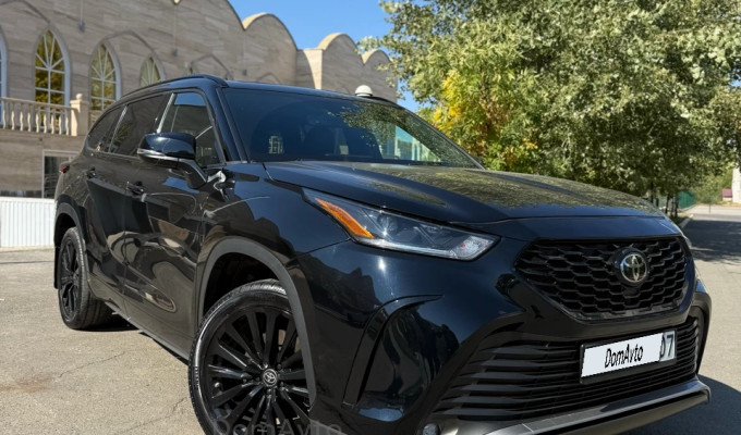 Toyota Highlander 2023 года
