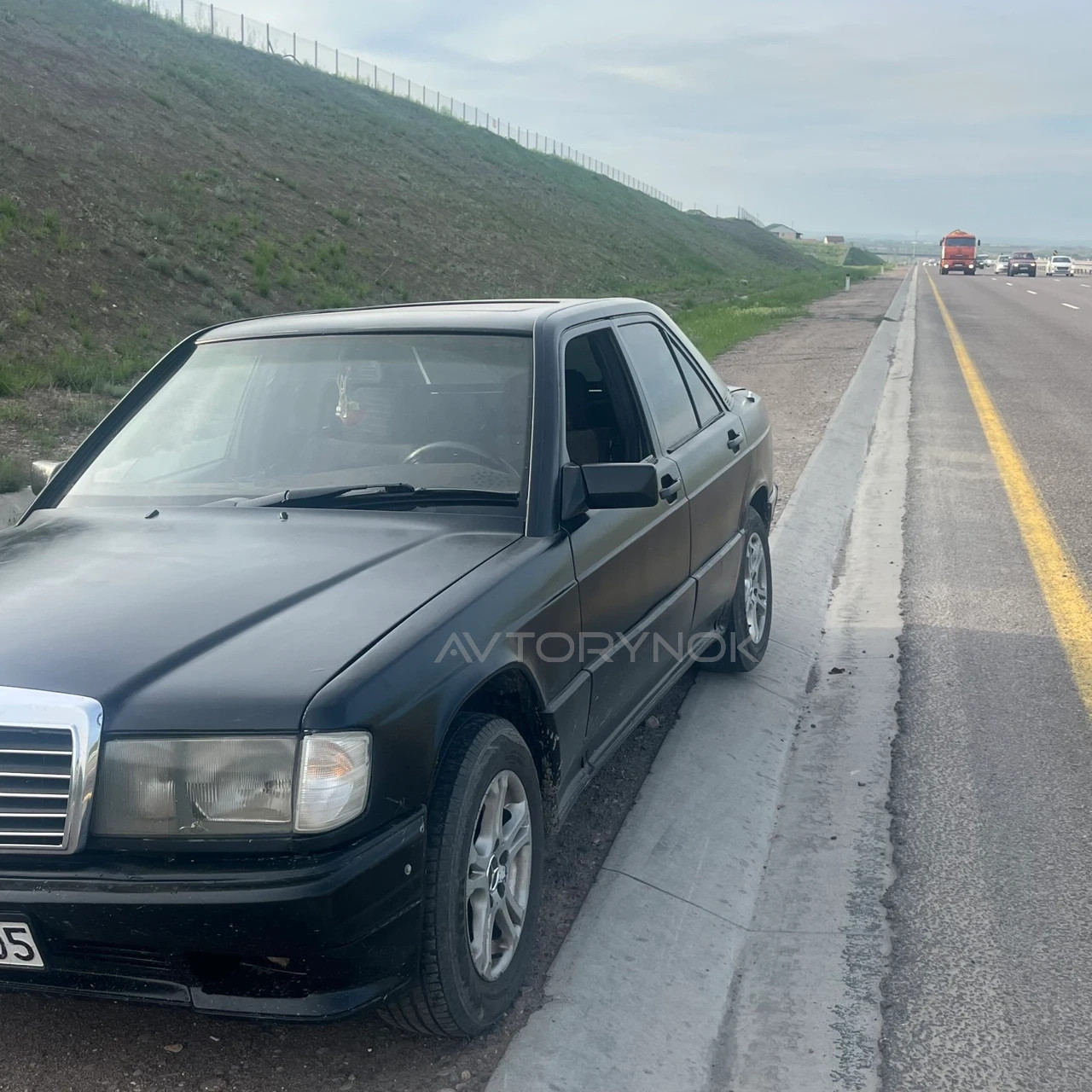 Mercedes-Benz 190, 1990