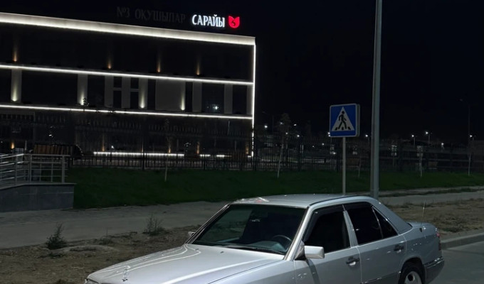 Mercedes-Benz E-Класс 1995 года