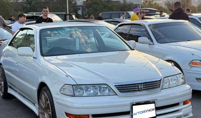 Toyota Mark II 2000 года