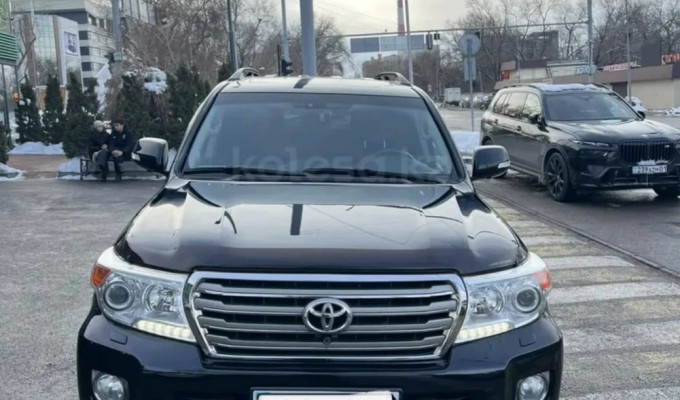 Toyota Land Cruiser 2015 года