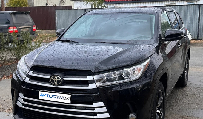 Toyota Highlander 2017 года