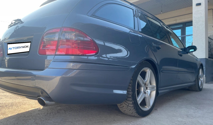 Mercedes-Benz E-Класс 2004 года