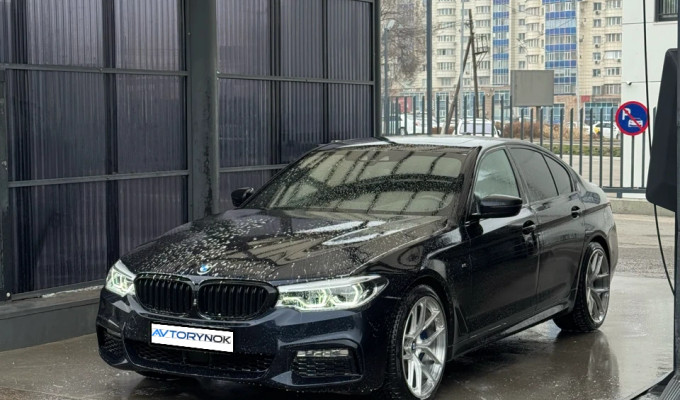 BMW 5 серия 2017 года