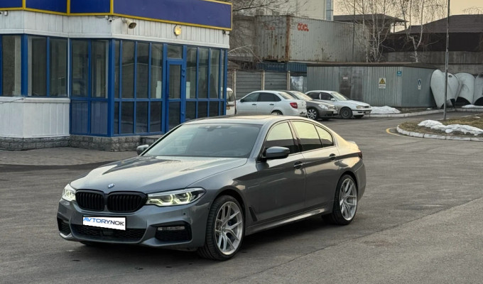 BMW 5 серия 2018 года