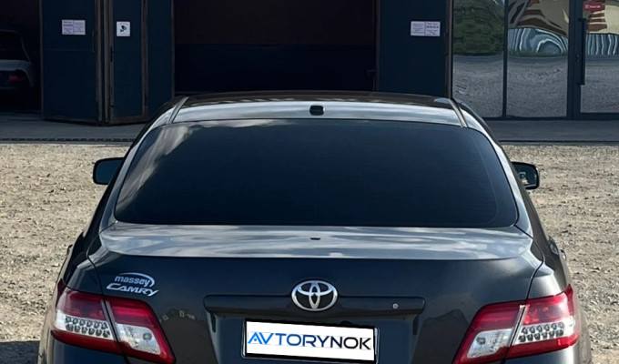 Toyota Camry 2010 года