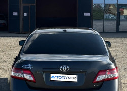 Toyota Camry 2010 года