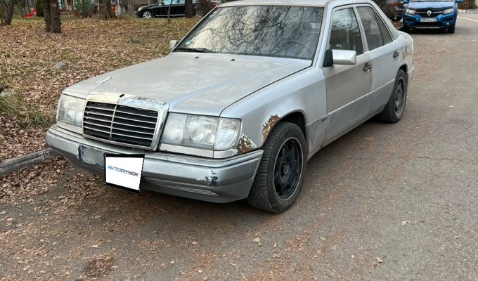 Mercedes-Benz E-Класс 1993 года