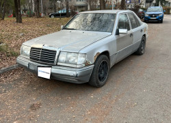 Mercedes-Benz E-Класс 1993 года