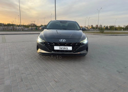 Hyundai Elantra 2022 года