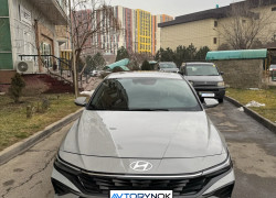 Hyundai Elantra 2024 года