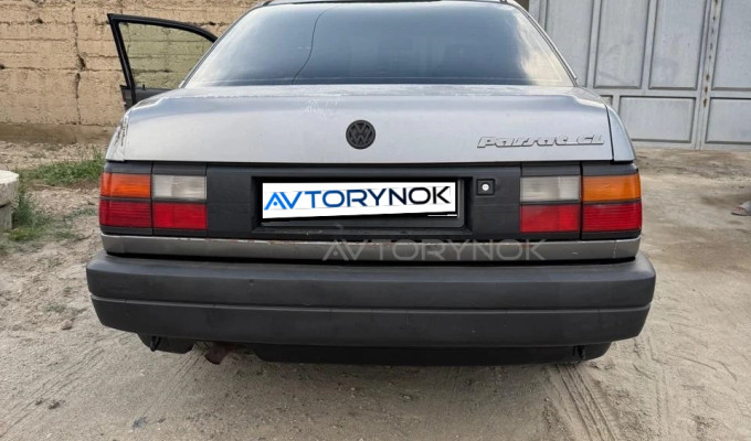 Volkswagen Passat 1990 года