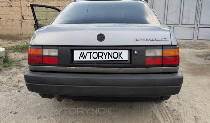Volkswagen Passat 1990 года