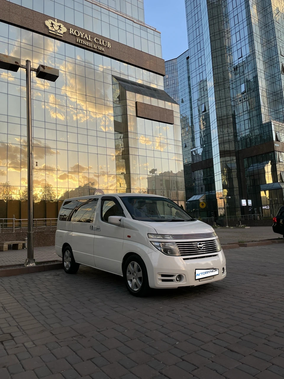 Nissan Elgrand, 2005