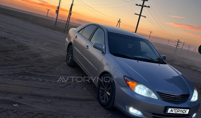 Toyota Camry 2004 года