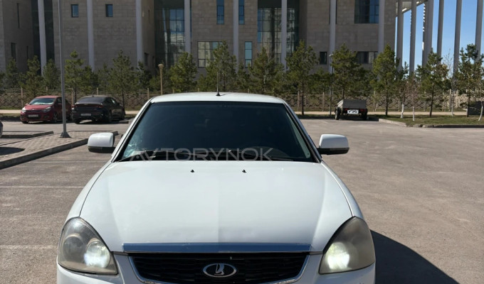 ВАЗ (Lada) Priora 2013 года