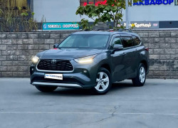Toyota Highlander 2021 года
