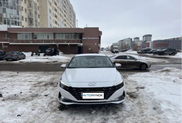 Hyundai Elantra 2021 года