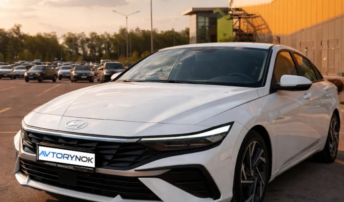 Hyundai Elantra 2024 года