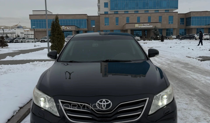 Toyota Camry 2011 года