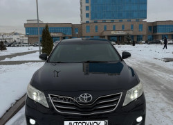 Toyota Camry 2011 года