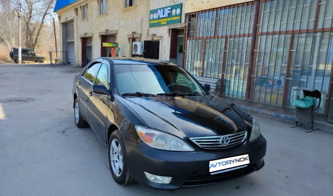 Toyota Camry 2003 года