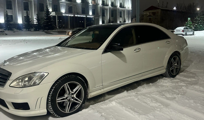 Mercedes-Benz S-Класс 2007 года