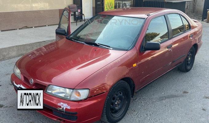 Nissan Almera 1996 года