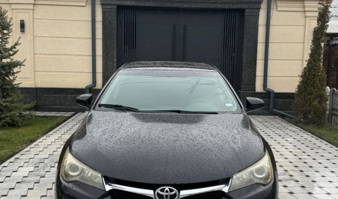 Toyota Camry 2016 года
