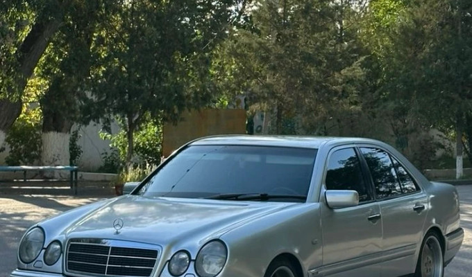 Mercedes-Benz E-Класс 1998 года