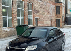 ВАЗ (Lada) Granta 2015 года