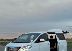 Toyota Alphard 2011 года