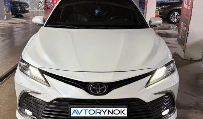 Toyota Camry 2022 года