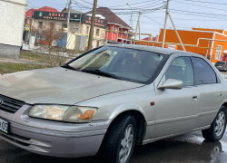 Toyota Camry 2000 года