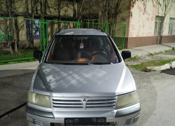 Mitsubishi Space Wagon 1999 года