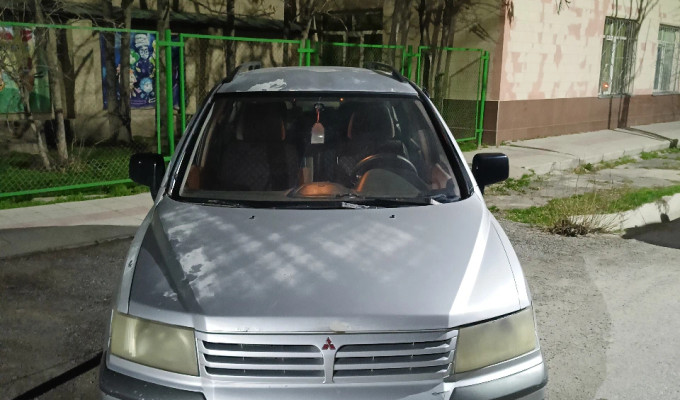 Mitsubishi Space Wagon 1999 года