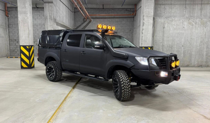 Toyota Hilux 2012 года