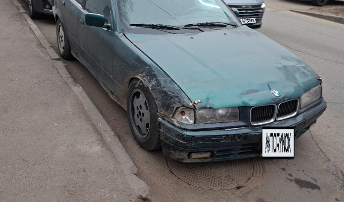 BMW 3 серия 1993 года