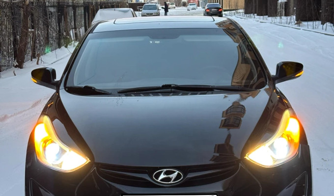 Hyundai Elantra 2012 года