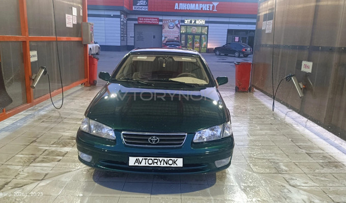 Toyota Camry 2000 года