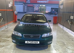 Toyota Camry 2000 года
