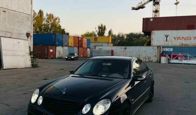 Mercedes-Benz E-Класс 2002 года