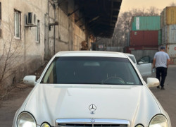 Mercedes-Benz E-Класс 2006 года