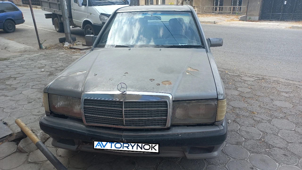 Mercedes-Benz 190, 1988
