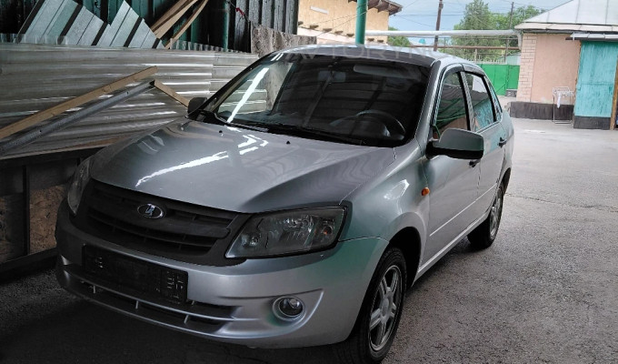 ВАЗ (Lada) Granta 2015 года