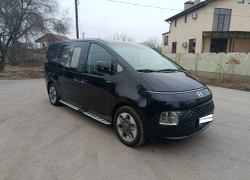 Hyundai Staria 2024 года