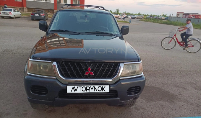 Mitsubishi Montero Sport 2000 года