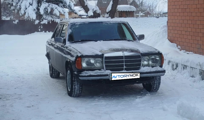 Mercedes-Benz E-Класс 1977 года